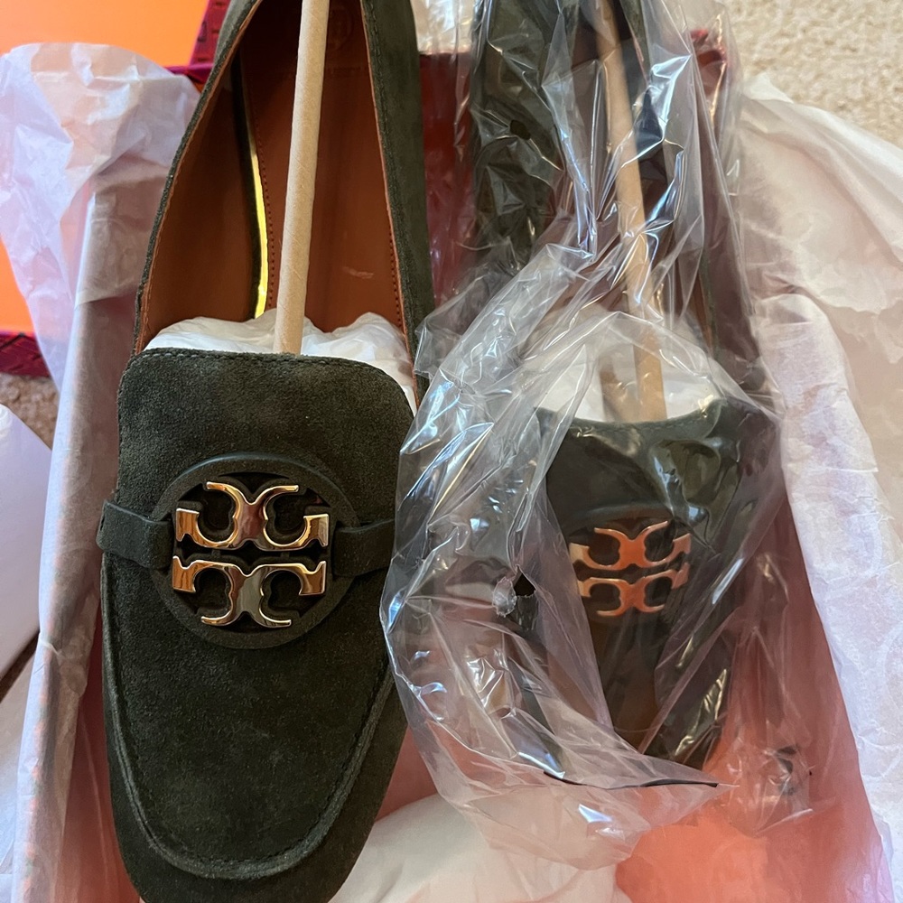 Tory Burch Miller metal logo loafer, suede brand new size 11 NIB